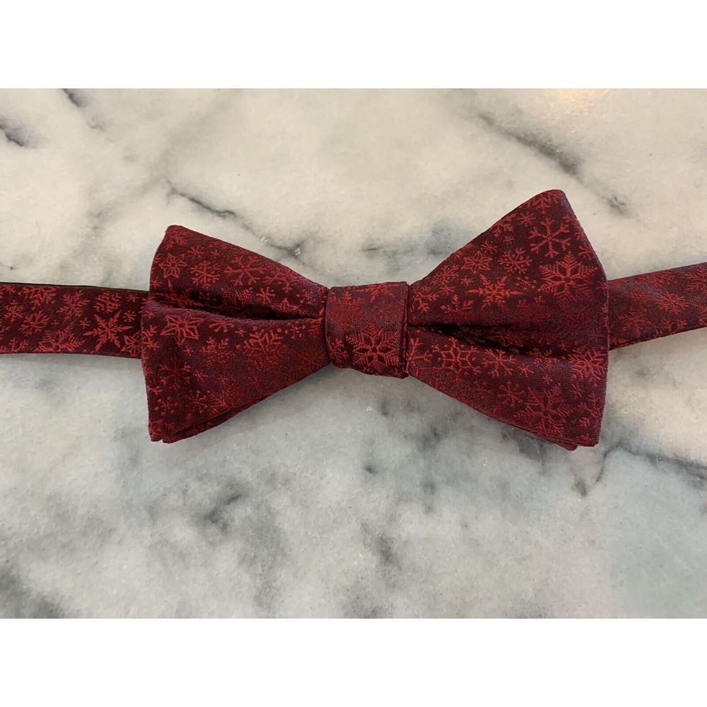 New Stafford Red Burgundy Snowflake Snowflakes Winter Pretied Bowtie Bow Tie - Picture 3 of 6